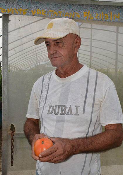 Pablo Alberto Cásares Yera, especialista en Agrotecnia y Comercial. Pablo Alberto Cásares Yera, especialista en Agrotecnia y Comercial.