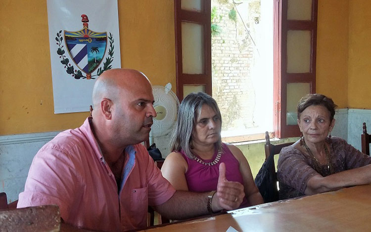 Osnay Miguel Colina, miembro del Buró Provincial del Partido en Villa Clara, participa en encuentro del Polo Científico. Osnay Miguel Colina, miembro del Buró Provincial del Partido en Villa Clara, participa en encuentro del Polo Científico.