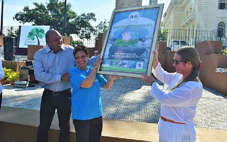 Reconocimiento del Partido y el Gobierno de Villa Clara a los cienfíficos de la provincia. Reconocimiento del Partido y el Gobierno de Villa Clara a los cienfíficos de la provincia.