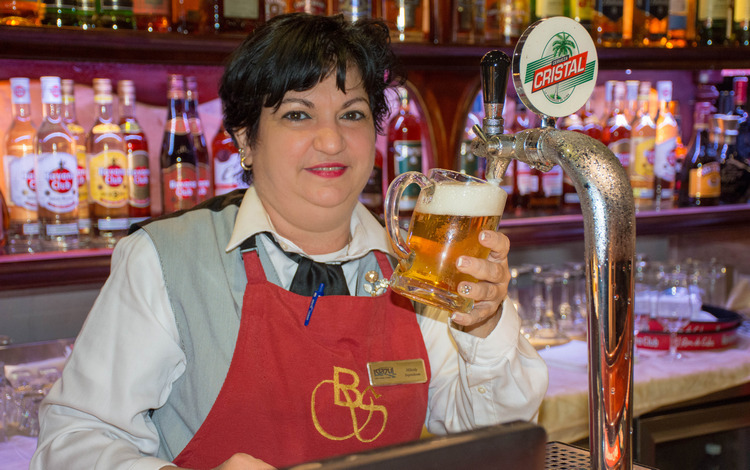 Entre bares y cantinas, más allá de llorar las penas - Vanguardia