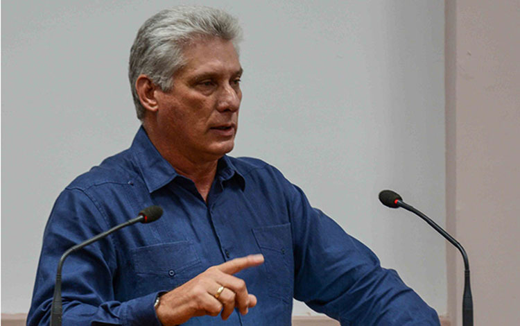Presidente cubano, Miguel Díaz-Canel, en Conferencia Nacional de Informáticos de Cuba. Presidente cubano, Miguel Díaz-Canel, en Conferencia Nacional de Informáticos de Cuba.