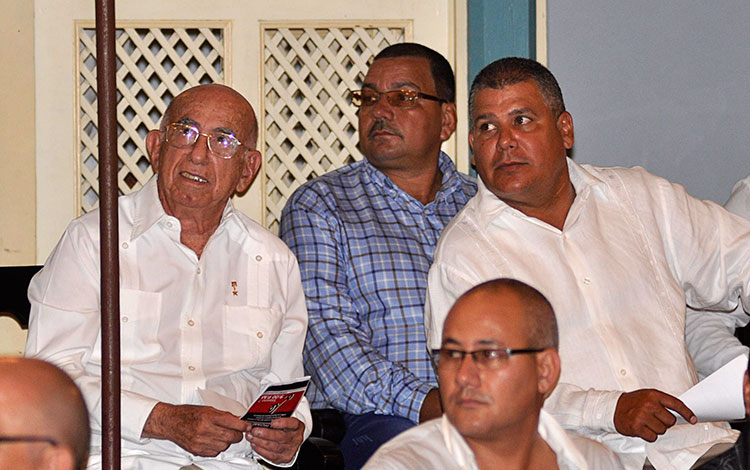 José Ramón Machado Ventura, en gala por el aniversario 50 de la caída en combate del Che. José Ramón Machado Ventura, en gala por el aniversario 50 de la caída en combate del Che.
