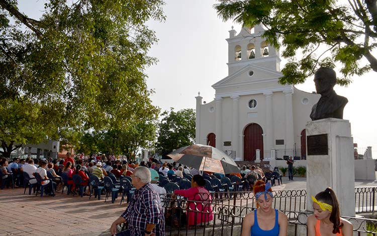   Artistic and cultural Gala for the 329th anniversary of Santa Clara 