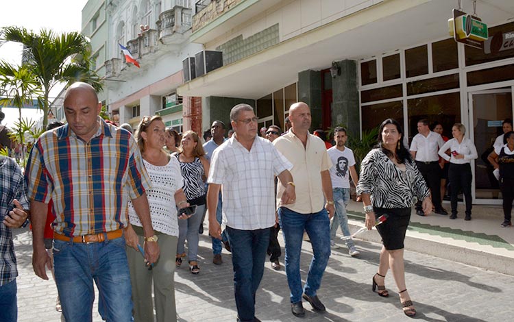 Recorrido de las máximas autoridades por el Boulevard Recorrido de las máximas autoridades por el Boulevard
