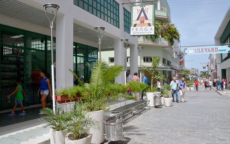 Recorrido de las máximas autoridades por el Boulevard Recorrido de las máximas autoridades por el Boulevard