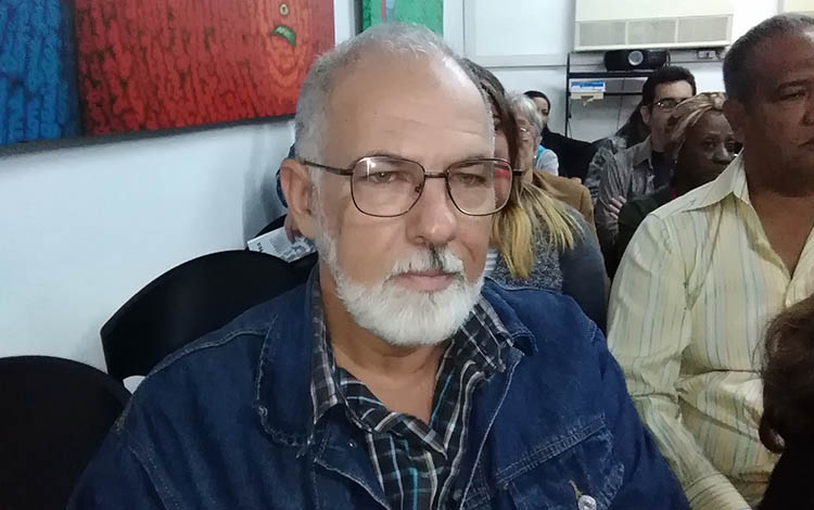 Profesor Rafael Plá León. Profesor Rafael Plá León.