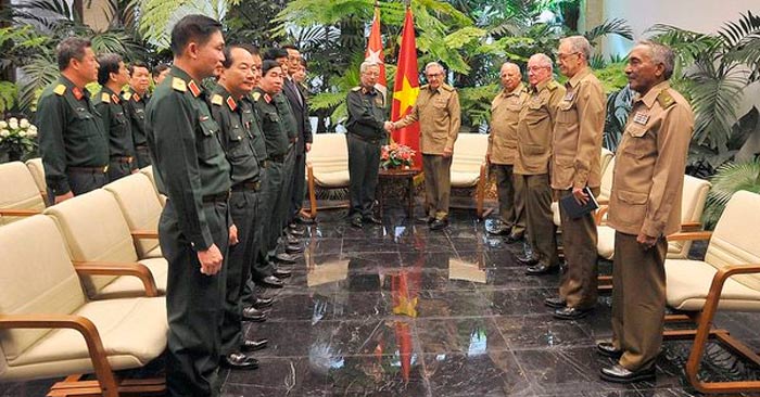 Delegaciones militares de Cuba y Vietnam. Delegaciones militares de Cuba y Vietnam.