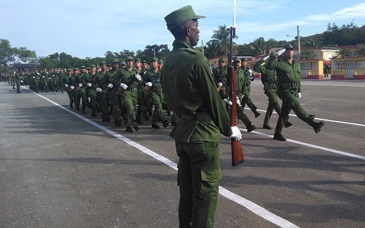 Revista militar en el acto de inicio del Año de Preparación para la Defensa en la Región Operativa Villa Clara.