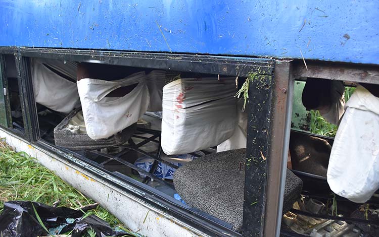 Accidente de tránsito en autopista, Placetas, Villa Clara Accidente de tránsito en autopista, Placetas, Villa Clara