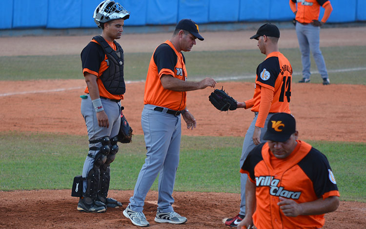 Robelio Carrillo, lanzador de Villa Clara. Robelio Carrillo, lanzador de Villa Clara, en tercer juego del play off contra Ciego de Ávila.
