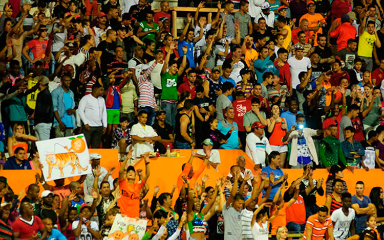 Público en el estadio Sandino, cuarto juego contra Ciego de Ávila. Público en el estadio Sandino, cuarto juego contra Ciego de Ávila.