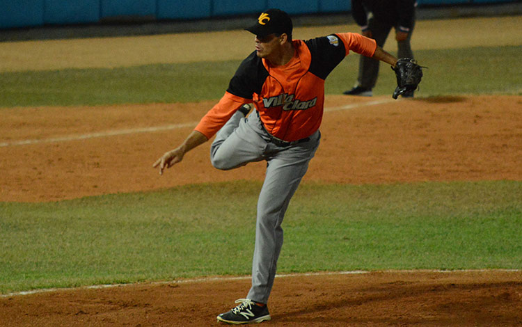 Yosvani Torres. Yosvani Torres, pitcher de Pinar del Río, refuerzo de Villa Clara.