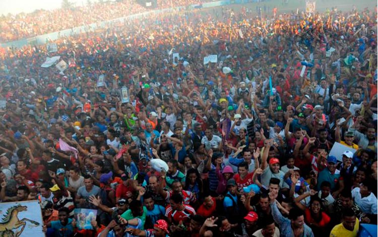 Pueblo granmense celebran triunfo en 56 SNB. Pueblo de Granma celebra victoria de su equipo en la 56 SNB.