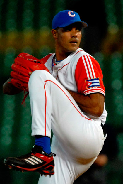 Pitcher Miguel Alfredo González. MIguel Alfredo González, pitcher cubano fallecido en accidente de tránsito el 24 de noviembre de 2017.