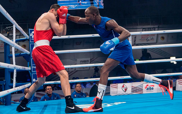 Erislandy Savón, campeón mundial de los 91 kg, en Hamburgo-2017. Erislandy Savón, campeón mundial de los 91 kg, en Hamburgo-2017.