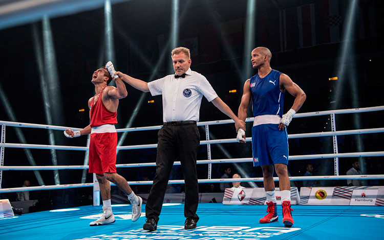 Roinel Iglesias, plata mundial de los 69 kg, en Hamburgo-2017. Roinel Iglesias, plata mundial de los 69 kg, en Hamburgo-2017.