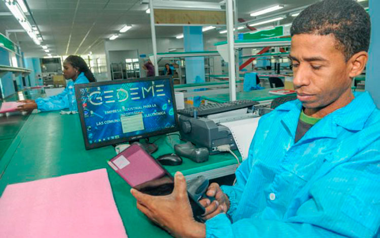 Empresa electrónica cubana. Empresa electrónica cubana.