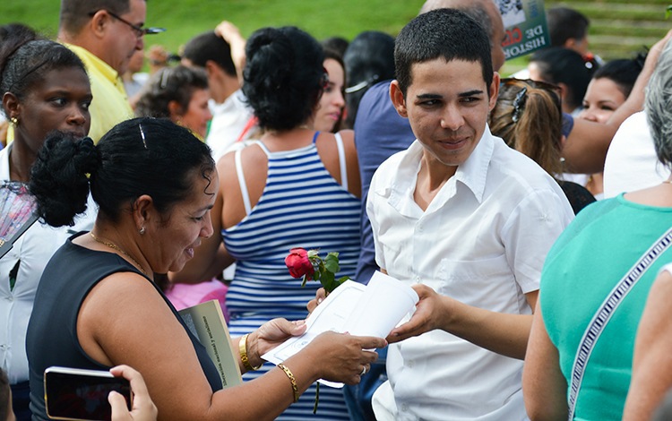 Graduados de la Escuela Pedagógica de Villa Clara reciben su tí­tulo.