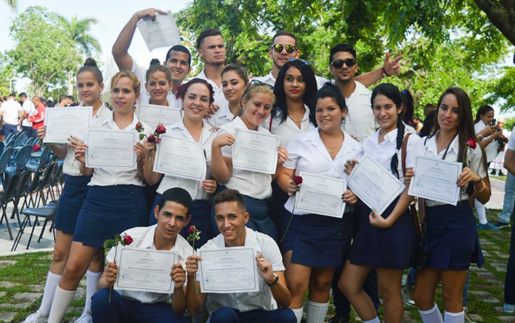 Graduados de la Escuela Pedagógica de Villa Clara. Graduados de la Escuela Pedagógica de Villa Clara.