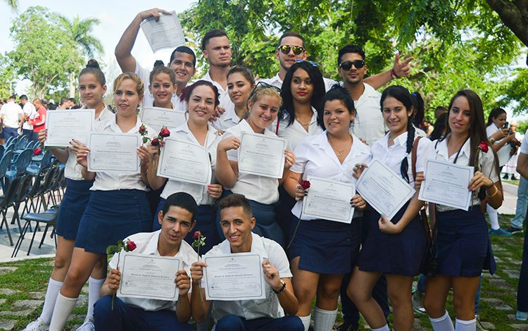 Graduados de la Escuela Pedagógica de Villa Clara.