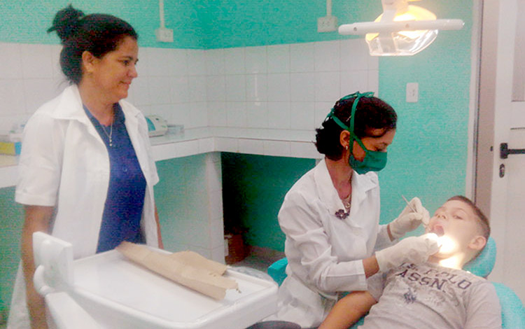 Servicio estomatológico en la Escuela especial Marta Abreu en Santa Clara, Villa Clara Servicio estomatológico en la Escuela especial Marta Abreu en Santa Clara, Villa Clara