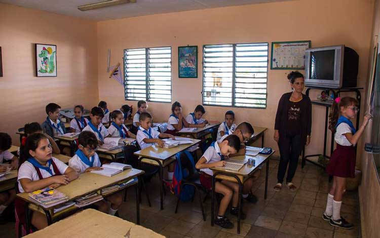 Escuela Camila Sobrado, Vueltas