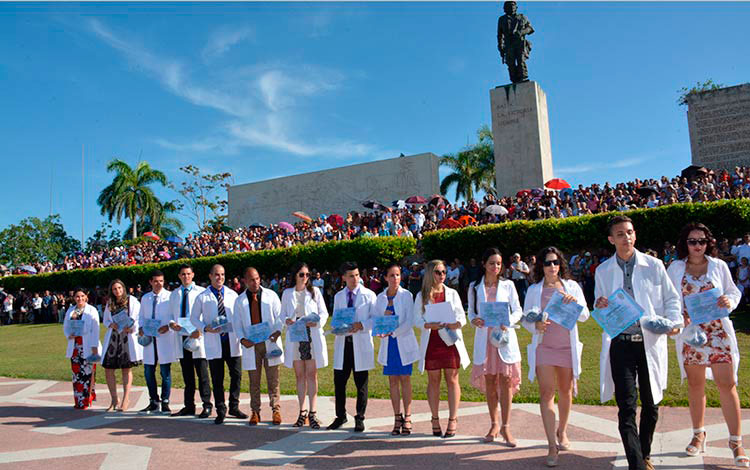 Graduación de la Universidad Médica de Villa Clara. Graduación de la Universidad Médica de Villa Clara.