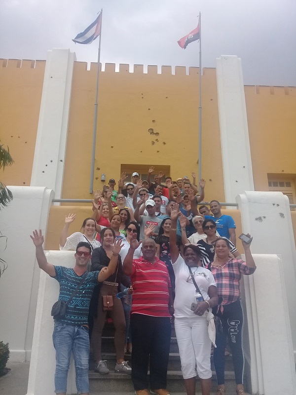Jóvenes de la Geominera del Centro en Santiago de Cuba Jóvenes de la Geominera del Centro en Santiago de Cuba
