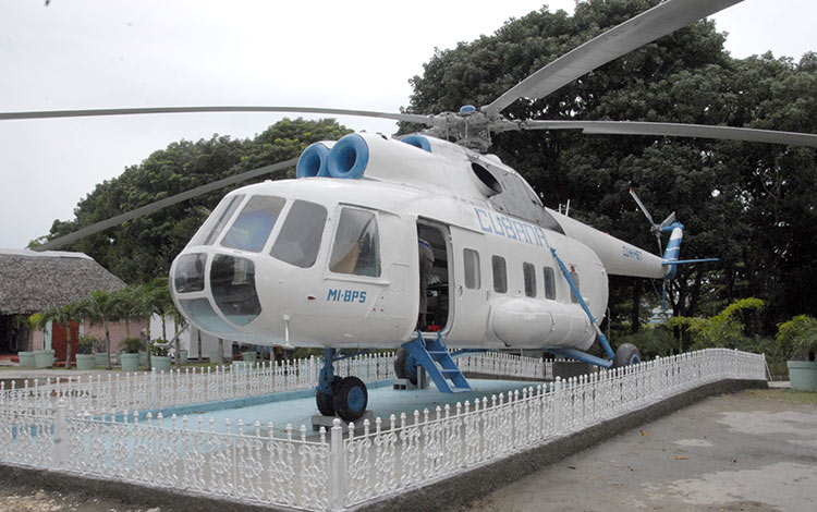 http://www.vanguardia.cu/images/materiales/gobierno/2016/08-13-inauguracion-obras/03-helicoptero-.jpg