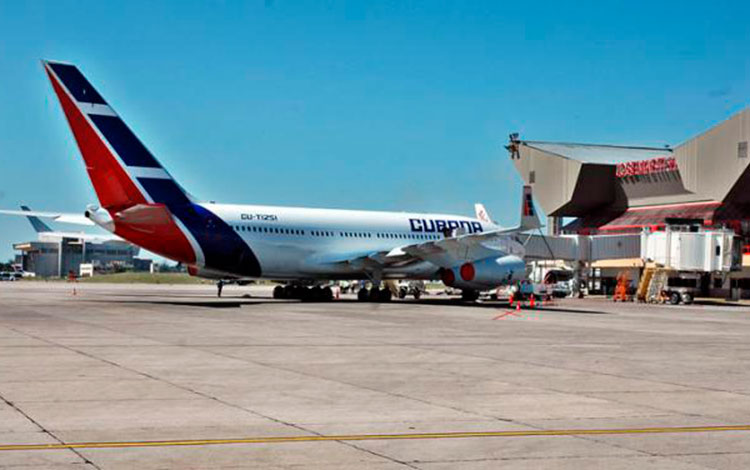 Nave de Cubana de Aviación.