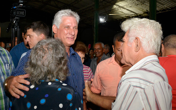 Miguel Díaz-Canel en Asamblea de debate del Proyecto de Constitución Miguel Díaz-Canel en Asamblea de debate del Proyecto de Constitución