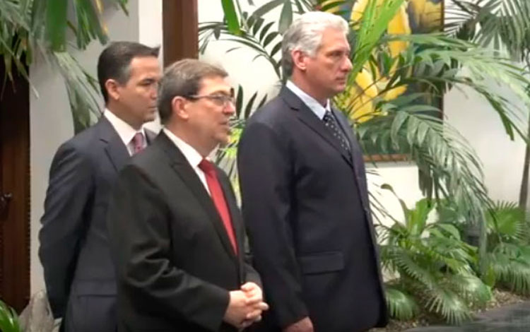 Cuban President Miguel Diaz-Canel Bermudez (r) and Chancellor Bruno Rodriguez.