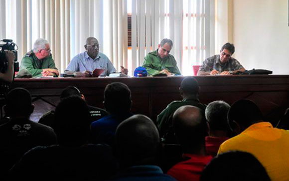 Primer Vicepresidente Cubano en reunión del Consejo de Defensa Municipal de Sandino, Pinar del Río.