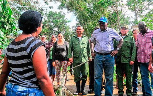 Primer Vicepresidente Cubano recorre áreas del Seminternado XX Aniversario del Asalto al Cuartel Moncada del municipio Sandino, Pinar del Río. Primer Vicepresidente Cubano recorre áreas del Seminternado XX Aniversario del Asalto al Cuartel Moncada del municipio Sandino, Pinar del Río.