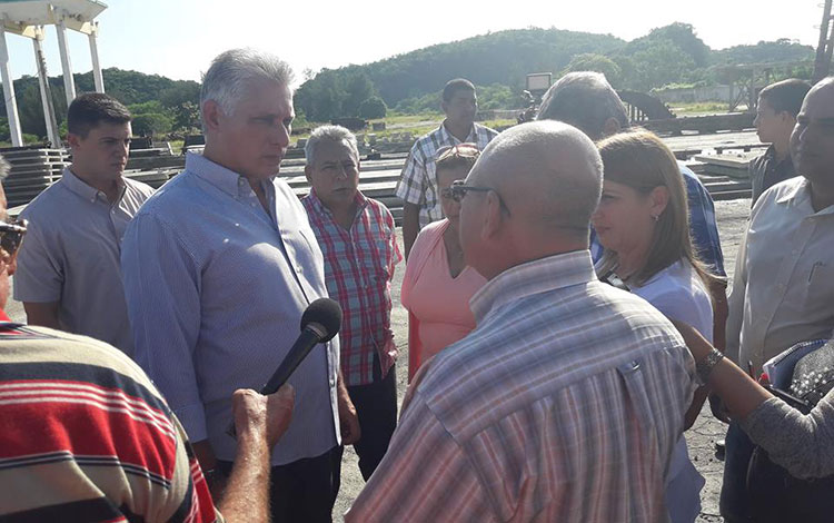 Díaz-Canel en recorrido por la Isla de la Juventud. Díaz-Canel en recorrido por la Isla de la Juventud.