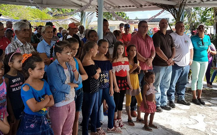 Pobladores del Consejo Popular San Miguel, territorio de Santa Clara afectado por la tormenta local del 28 de abril de 2019. Pobladores del Consejo Popular San Miguel, territorio de Santa Clara afectado por la tormenta local del 28 de abril de 2019.