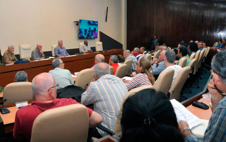Consejo de Ministros evalúa rehabilitación de La Habana tras tornado del 27 de enero de 2019. Consejo de Ministros evalúa rehabilitación de La Habana tras tornado del 27 de enero de 2019.