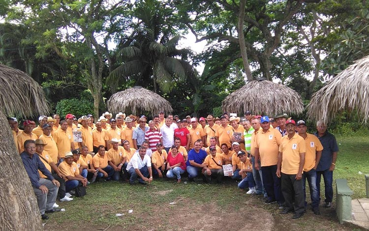 Integrantes del Movimiento Productivo 90 por 90 de Camajuaní. Integrantes del Movimiento Productivo 90 por 90 de Camajuaní.