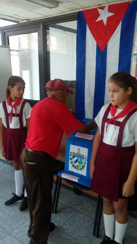 Pioneros en los colegios electorales de Santa Clara Pioneros en los colegios electorales de Santa Clara
