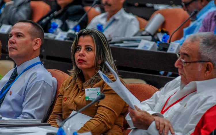 Diputados en sesión ordinaria de la Asamblea Nacional del Poder Popular. Diputados en sesión ordinaria de la Asamblea Nacional del Poder Popular.