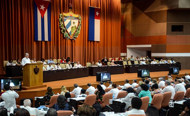 Miguel Díaz-Canel en sesión de la Asamblea Nacional Miguel Díaz-Canel en sesión de la Asamblea Nacional