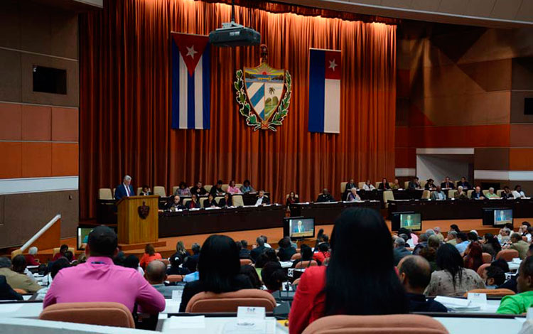 Presidente cubano, Miguel Díaz-Canel, clausura sesión ordinaria de la Asamblea Nacional del Poder Popular, el 21 de diciembre de 2018. Presidente cubano, Miguel Díaz-Canel, clausura sesión ordinaria de la Asamblea Nacional del Poder Popular, el 21 de diciembre de 2018.