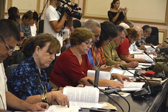 Presentan proyecto de Ley Electoral en Cuba Presentan proyecto de Ley Electoral en Cuba