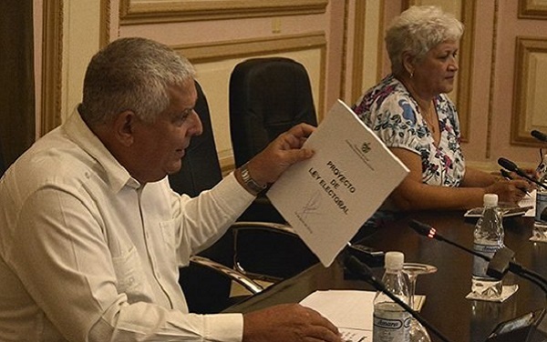Presentan proyecto de Ley Electoral en Cuba Presentan proyecto de Ley Electoral en Cuba