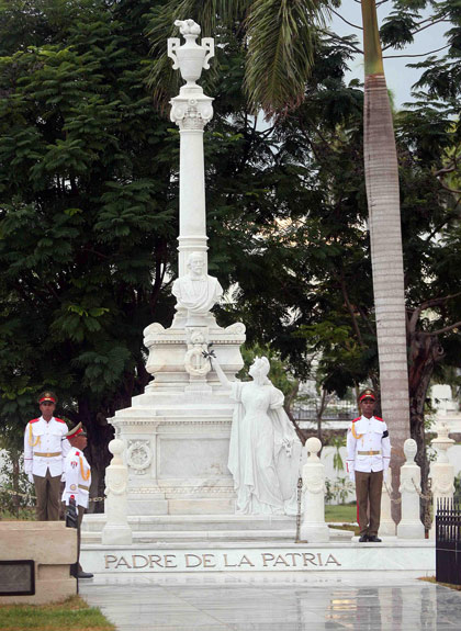 Monumento funerario de Carlos Manuel de Céspedes. Monumento funerario de Carlos Manuel de Céspedes.