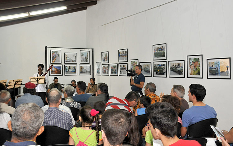 Exposición en homenaje a Fidel en la Sala Agesta, Uneac, Villa Clara. Exposición en homenaje a Fidel en la Sala Agesta, Uneac, Villa Clara.