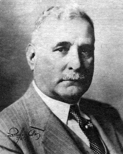 Carlos Mendieta Montefur. Carlos Mendieta Montefur.