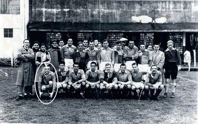 Ernesto Guevara con equipo de rugby. Ernesto Guevara con equipo de rugby.