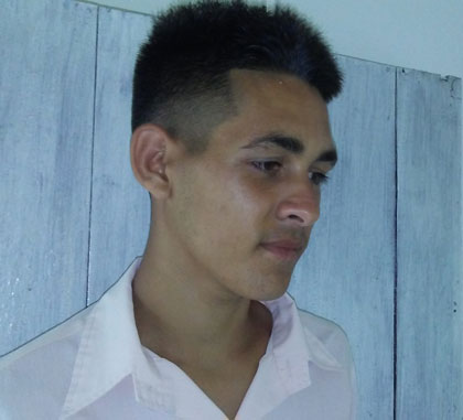 Alejandro Rodríguez, estudiante de instituto politécnio Lázaro Cárdenas, de Villa Clara. Alejandro Rodríguez, estudiante de instituto politécnio Lázaro Cárdenas, de Villa Clara.