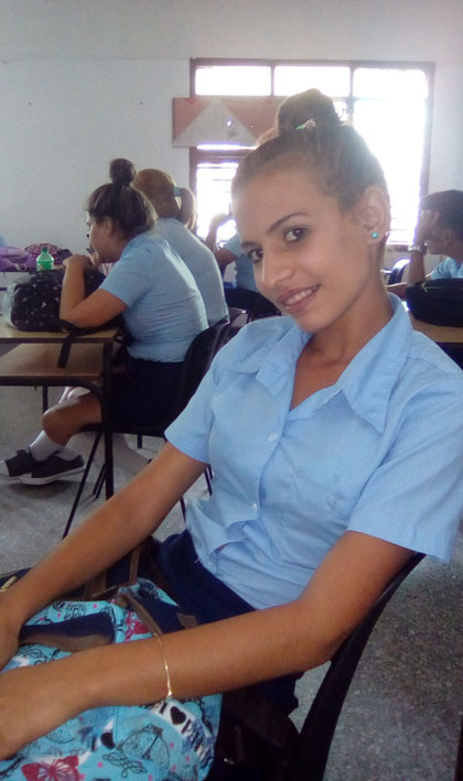 Brenda López, estudiantes de preuniversitario. Brenda López, estudiantes de preuniversitario.